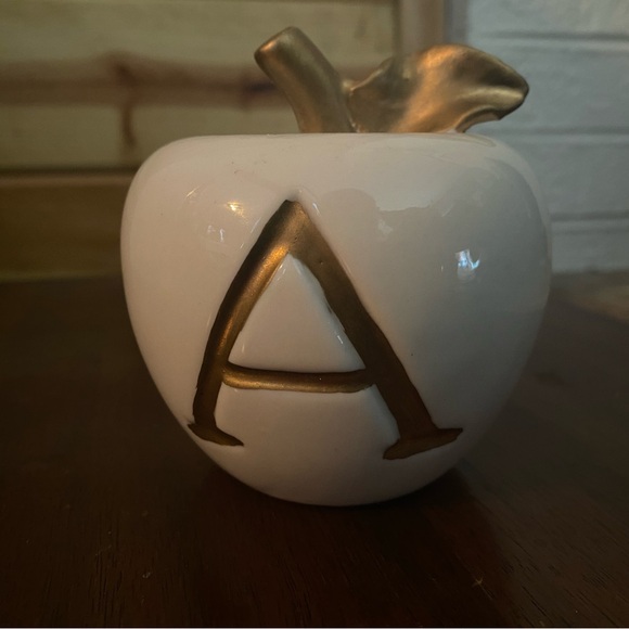 Decorative apple with A initial - Picture 1 of 4